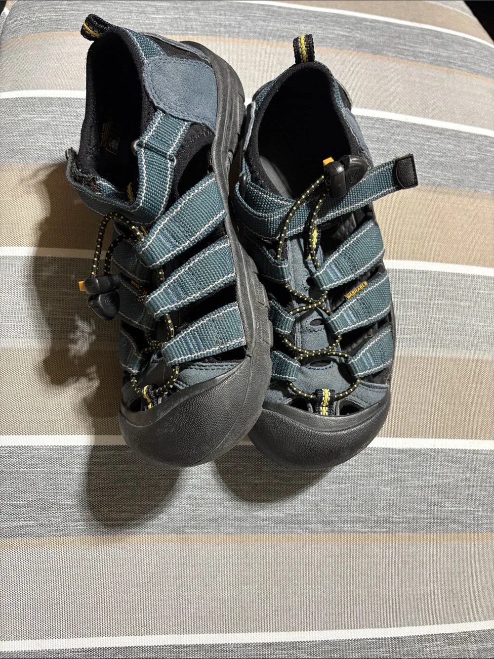 Keen Kids Teal and Black Closed-Toe Sandals with Yellow Accents